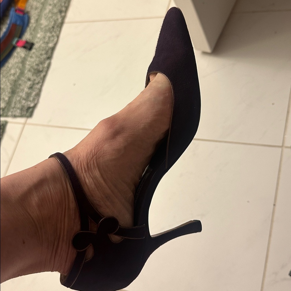 Manolo Blahnik Dark Purple suede gold edges strap detail Euc Heels $585 39 9 - Picture 10 of 16